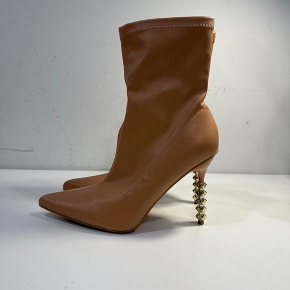 Cape Robbin Shoes - Cape Robbin Heels Beige Tan Pointed Toe Gold Ankle Booties Boots Vice Size 8.5